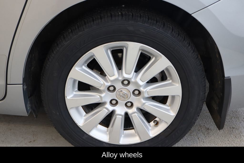 Used 2011 Toyota Sienna Limited w/ Premium Pkg image 31