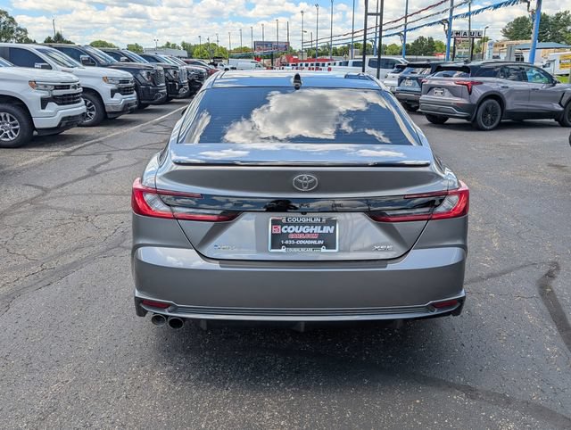 Used 2025 Toyota Camry XSE FWD image 7