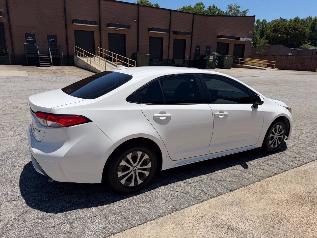 Used 2022 Toyota Corolla LE FWD image 6