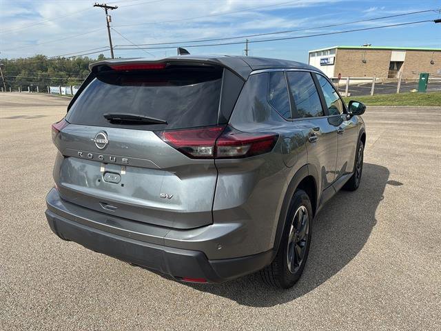 Used 2024 Nissan Rogue SV image 4