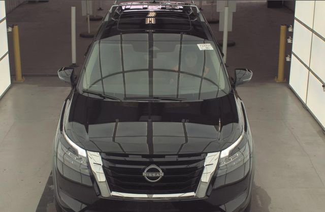 Used 2025 Nissan Pathfinder Platinum w/ Cargo Package image 3