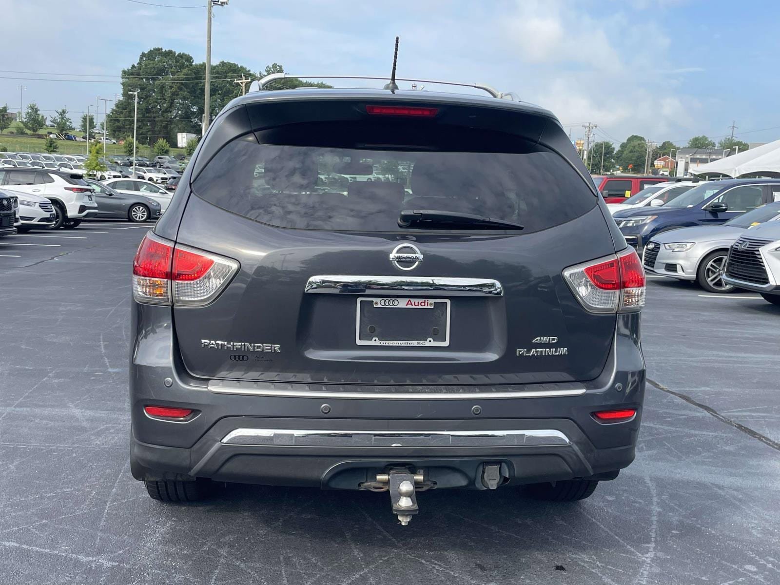 Used 2014 Nissan Pathfinder Platinum AWD/4WD image 6