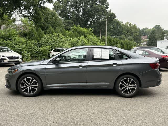 Used 2025 Volkswagen Jetta Sport FWD image 2