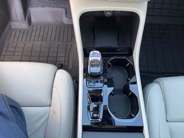 New 2026 Volvo XC40 B5 Ultra w/ Climate Package AWD/4WD image 17