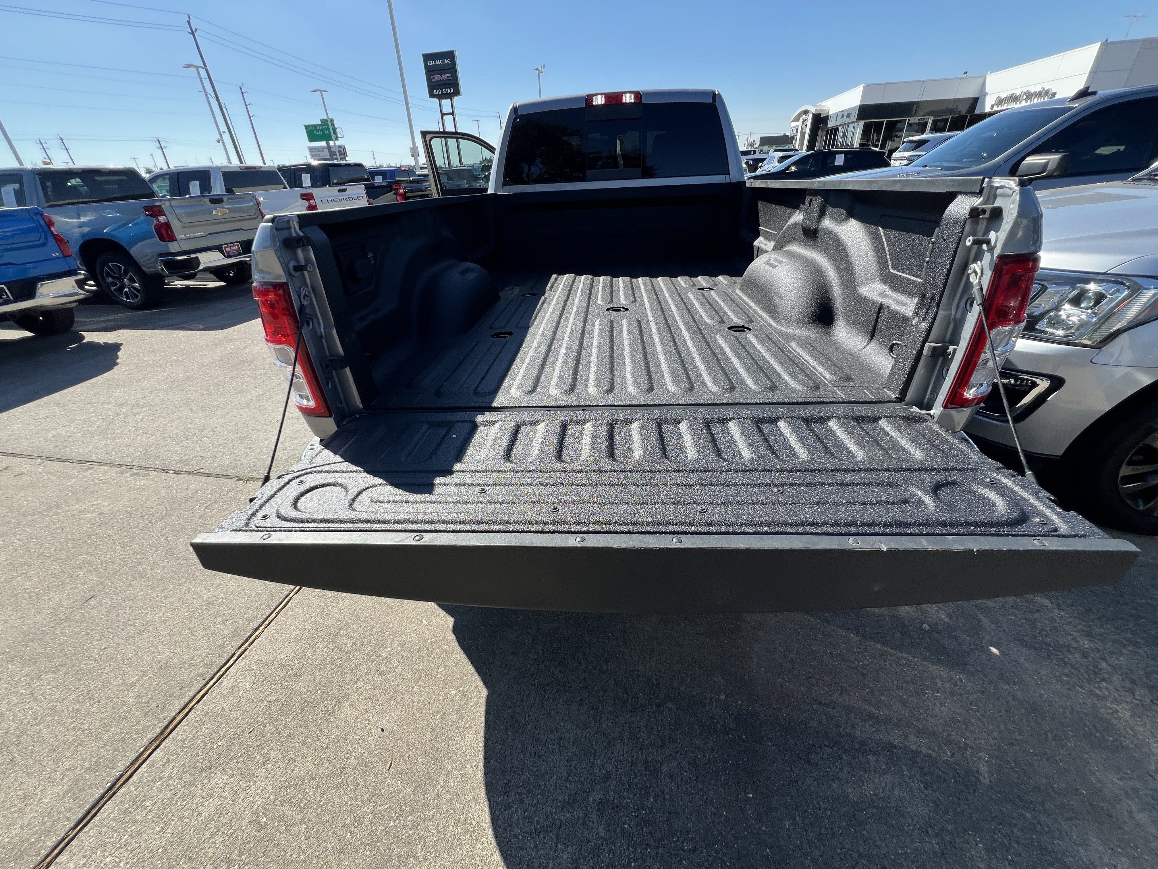 Used 2024 RAM 3500 Tradesman w/ Chrome Appearance Group image 29