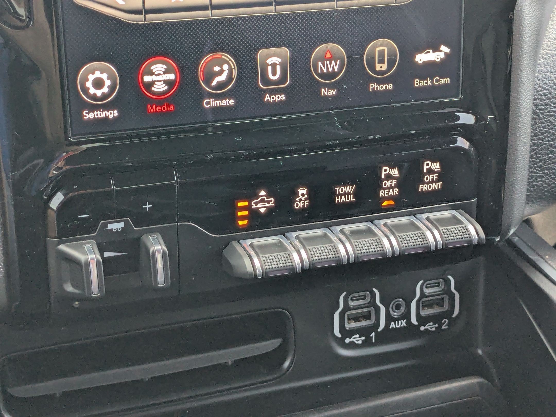 Used 2020 RAM 1500 Laramie AWD/4WD image 25
