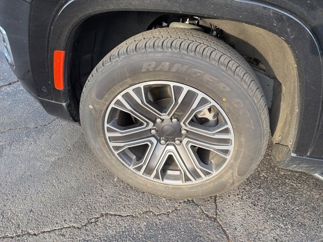 Used 2024 Jeep Wagoneer L Series II w/ Flexible Seating Group image 18