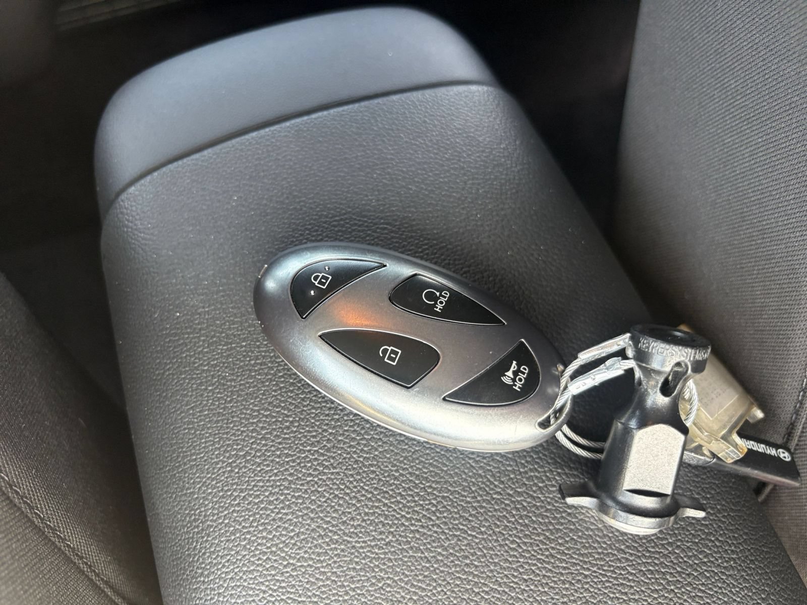 Used 2026 Hyundai Elantra Hybrid FWD image 19