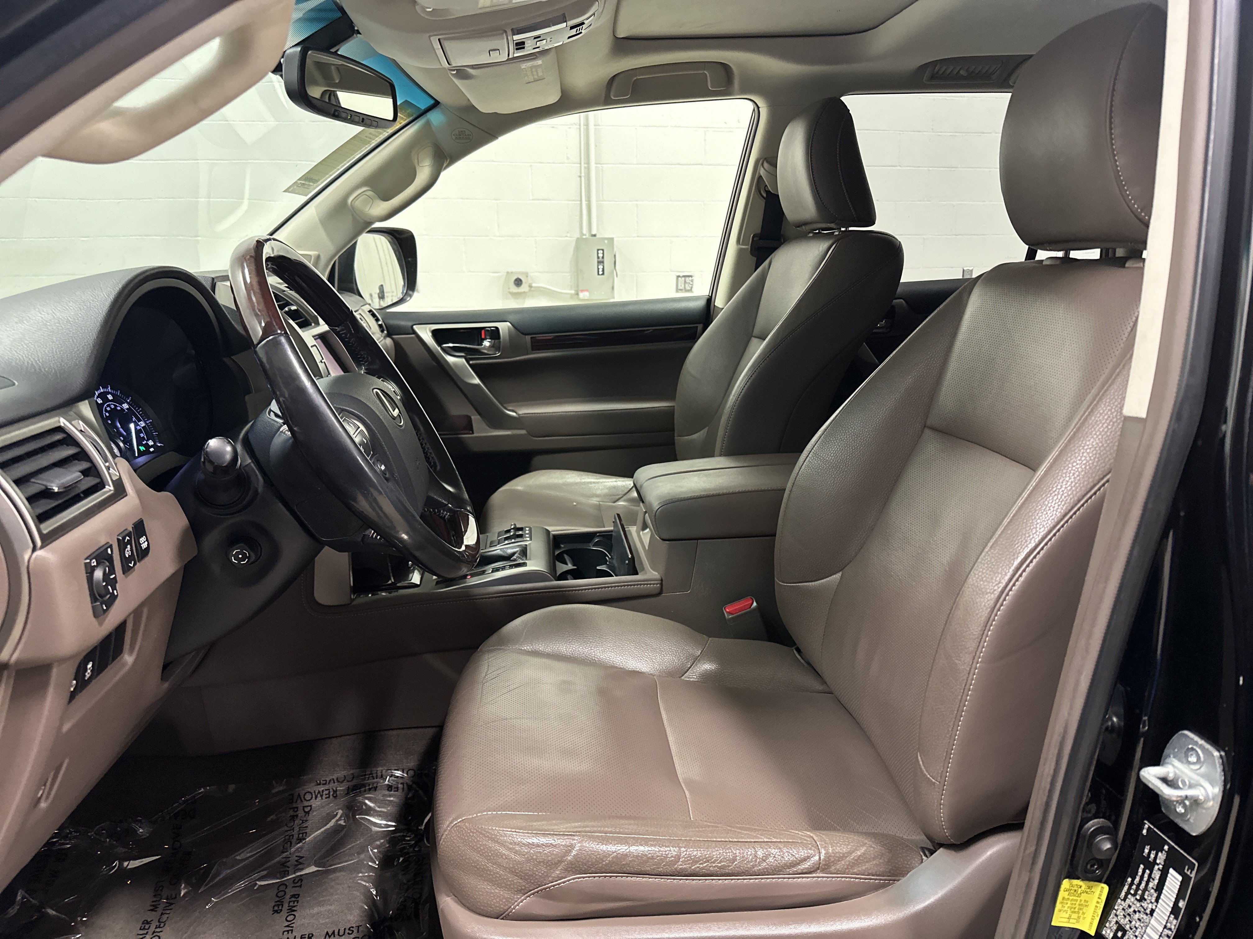 Used 2017 Lexus GX 460 AWD/4WD image 16