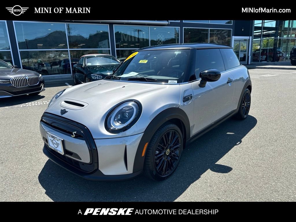 Used 2024 MINI Cooper SE w/ Signature Upholstery Package