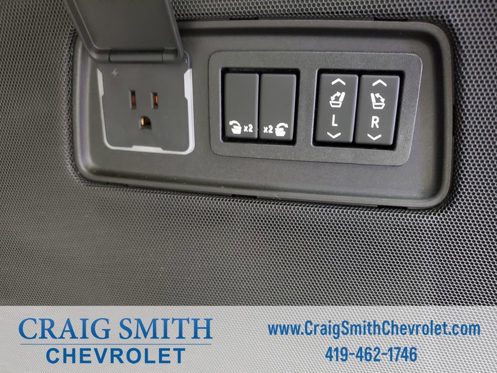 Used 2022 Cadillac Escalade Sport Platinum w/ Heavy-Duty Trailer Package AWD/4WD image 17