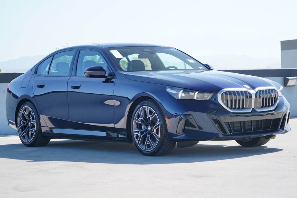 New 2026 BMW i5 eDrive40 w/ M Sport Package RWD image 3