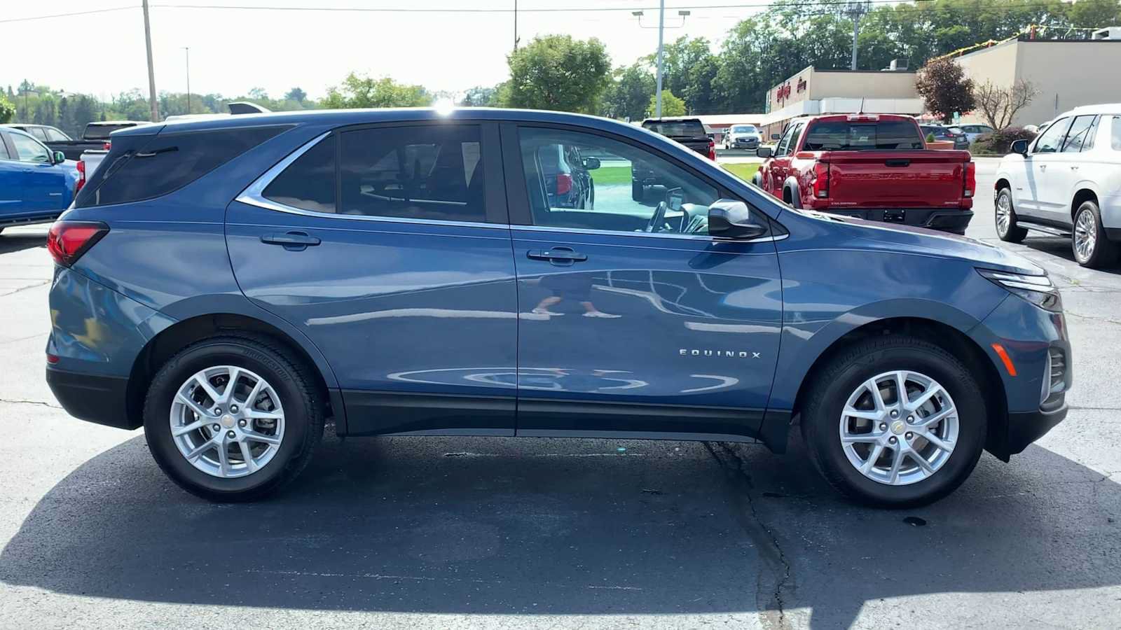 Certified 2024 Chevrolet Equinox LT AWD/4WD image 9