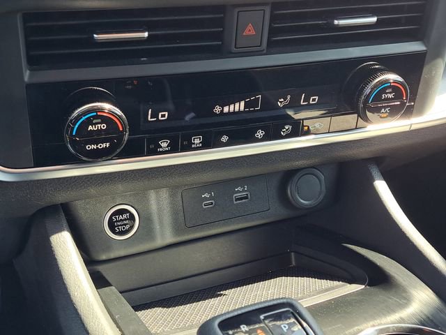 Used 2023 Nissan Rogue SV image 15