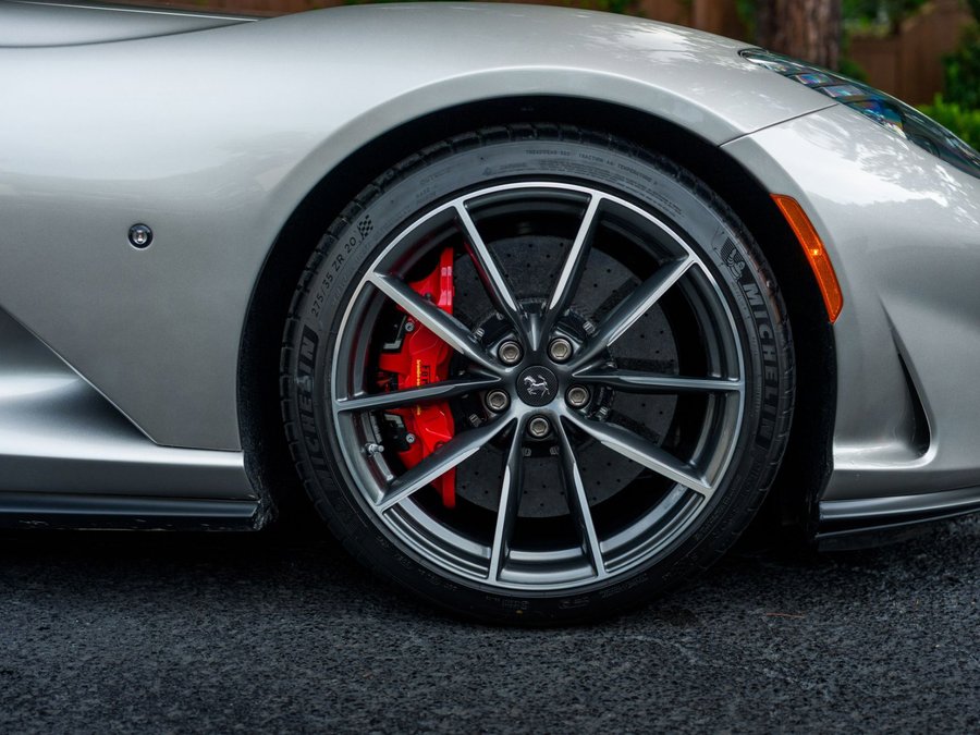 Used 2022 Ferrari 812 GTS RWD image 11