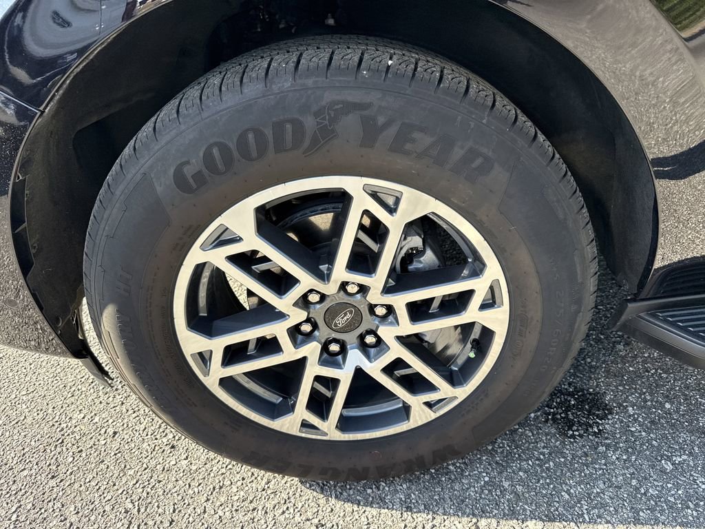 Used 2025 Ford Expedition Active image 11