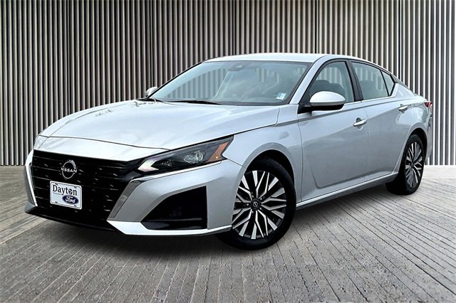 Used 2023 Nissan Altima 2.5 SV