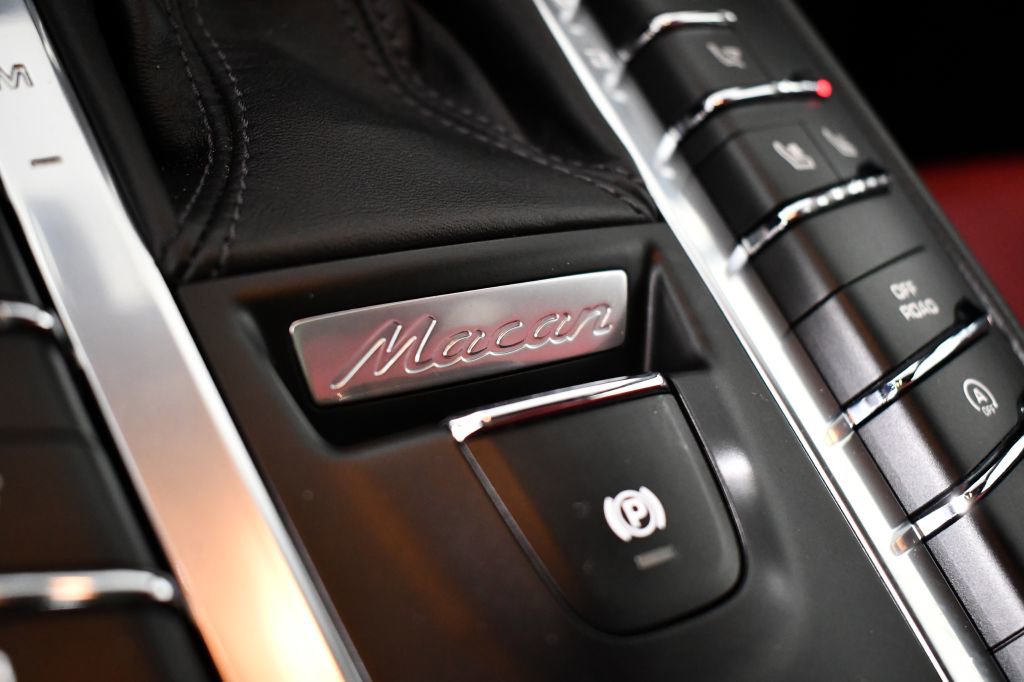 Used 2016 Porsche Macan S w/ Premium Package Plus image 39