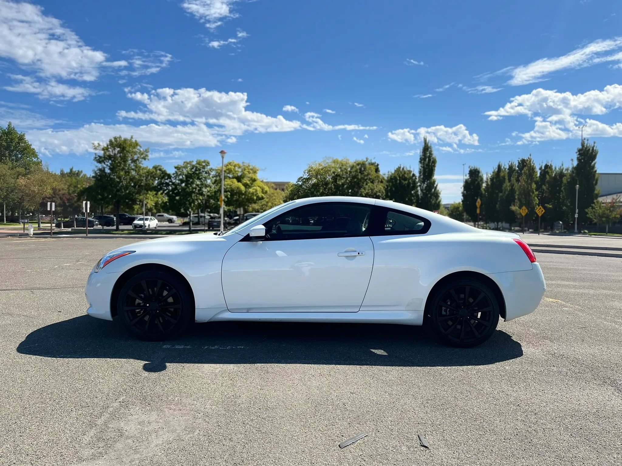 Used 2011 INFINITI G37 x Coupe w/ Premium Pkg AWD/4WD image 8