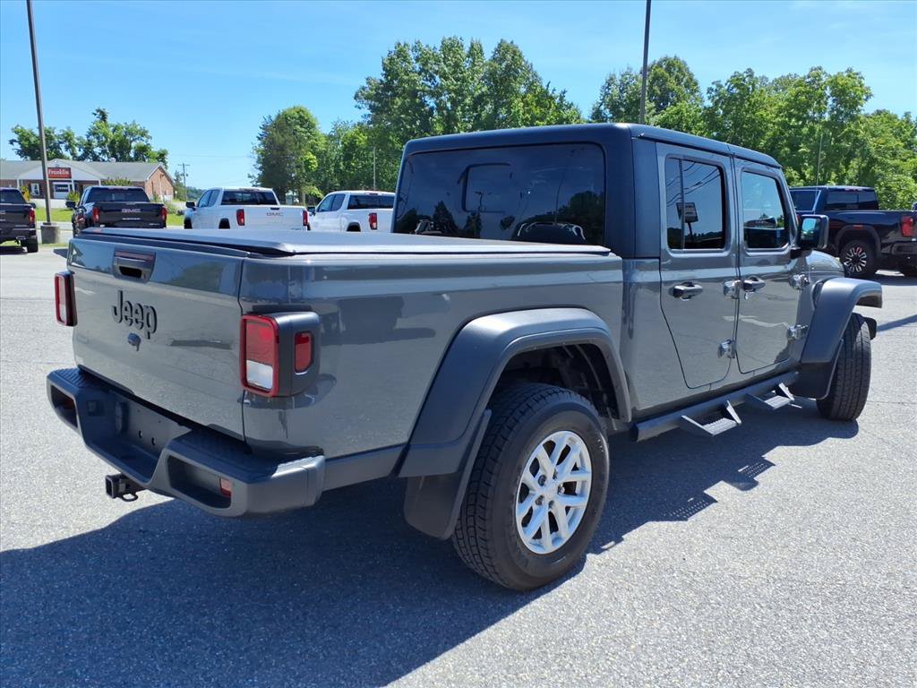 Used 2023 Jeep Gladiator Sport AWD/4WD image 4