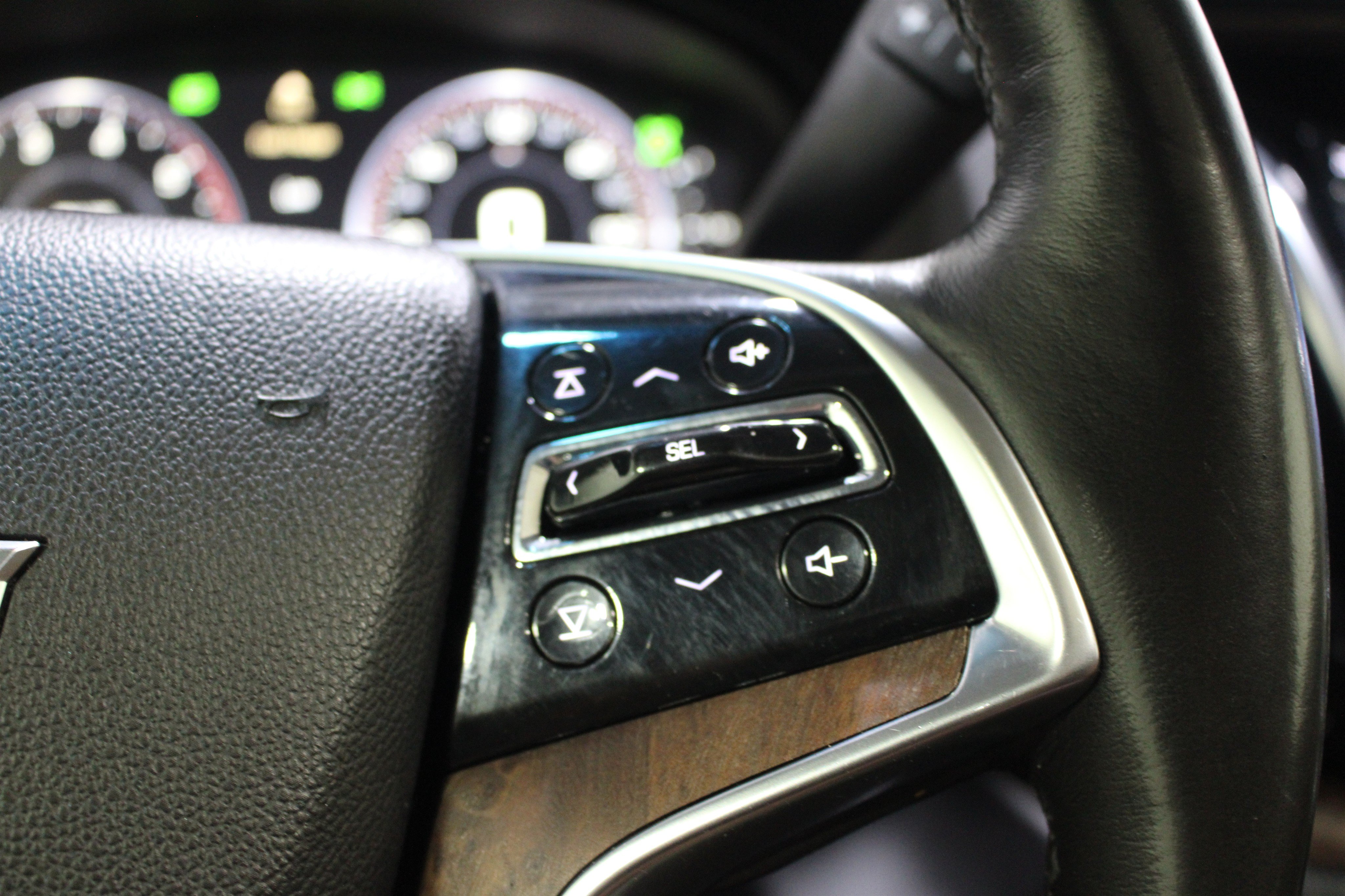 Used 2015 Cadillac Escalade Premium AWD/4WD image 14