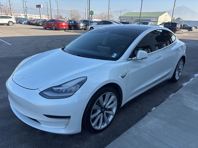 Used 2020 Tesla Model 3 Standard Range image 3