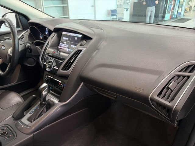 Used 2014 Ford Focus Titanium FWD image 27