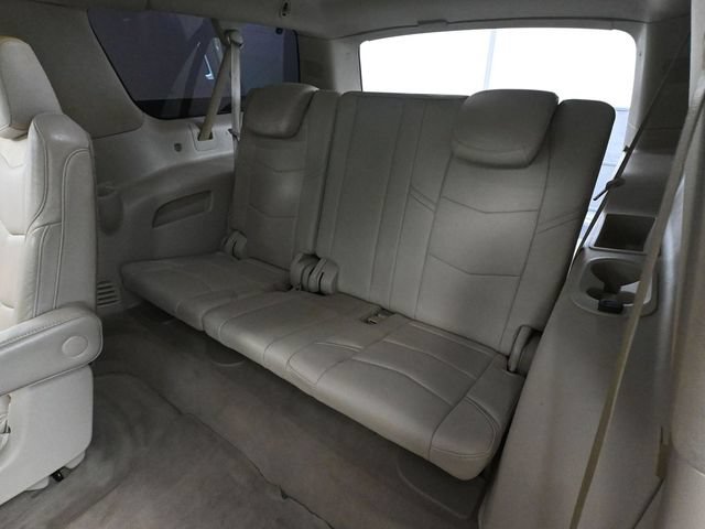 Used 2017 Cadillac Escalade ESV 4WD image 40