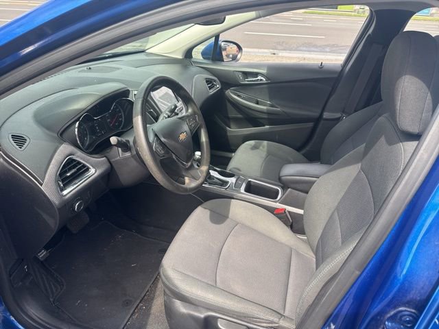 Used 2017 Chevrolet Cruze LT FWD image 4