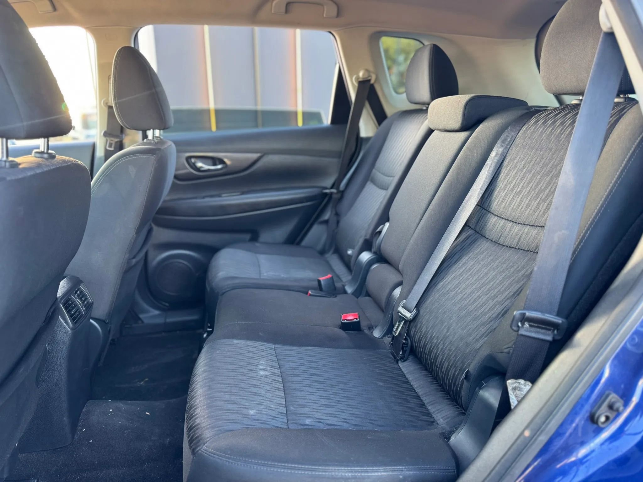 Used 2018 Nissan Rogue S image 25