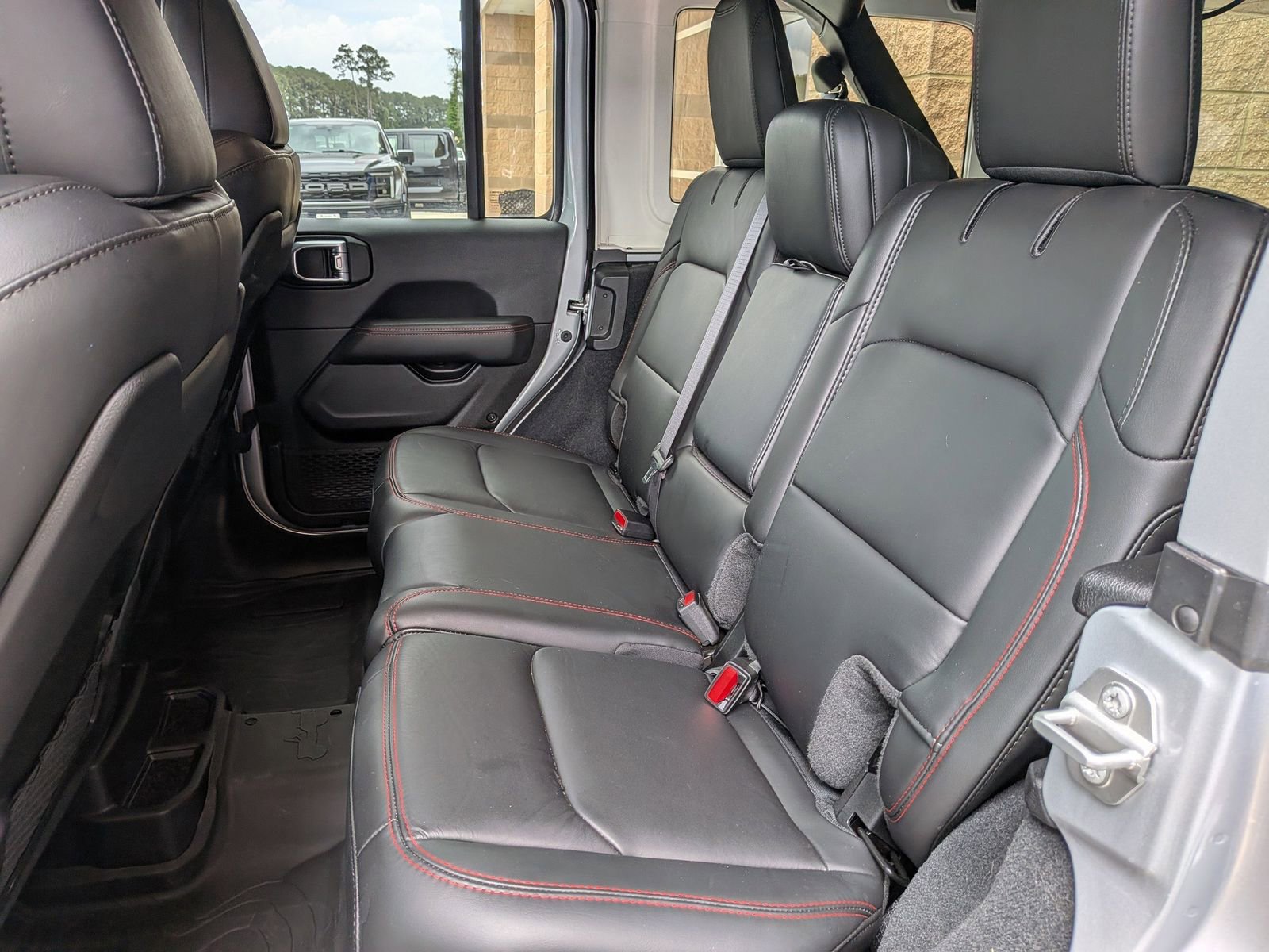 Used 2024 Jeep Wrangler Unlimited Rubicon image 8