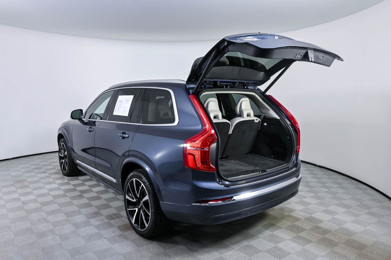 Used 2023 Volvo XC90 B6 Plus w/ Protection Package Premier AWD/4WD image 33