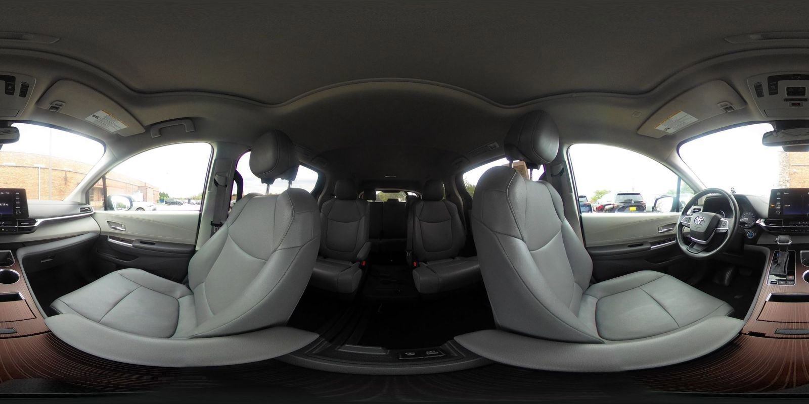 Used 2024 Toyota Sienna XLE FWD image 44