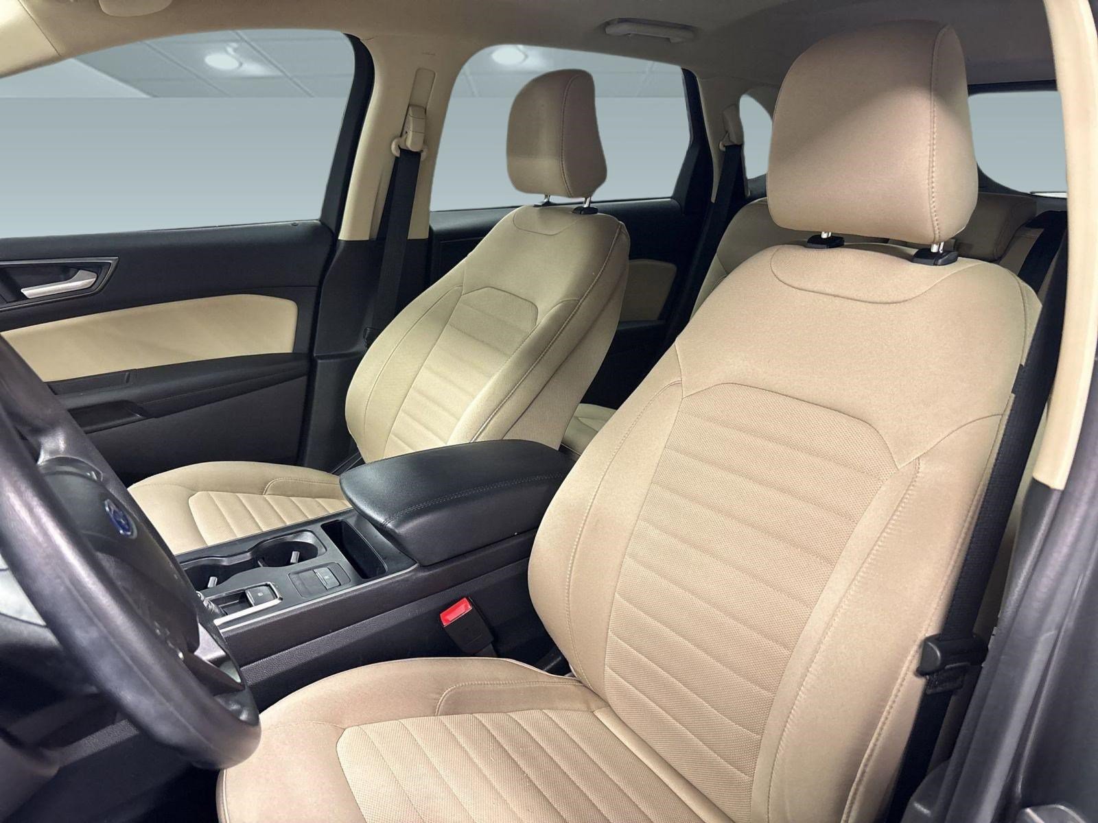 Used 2021 Ford Edge SE image 21