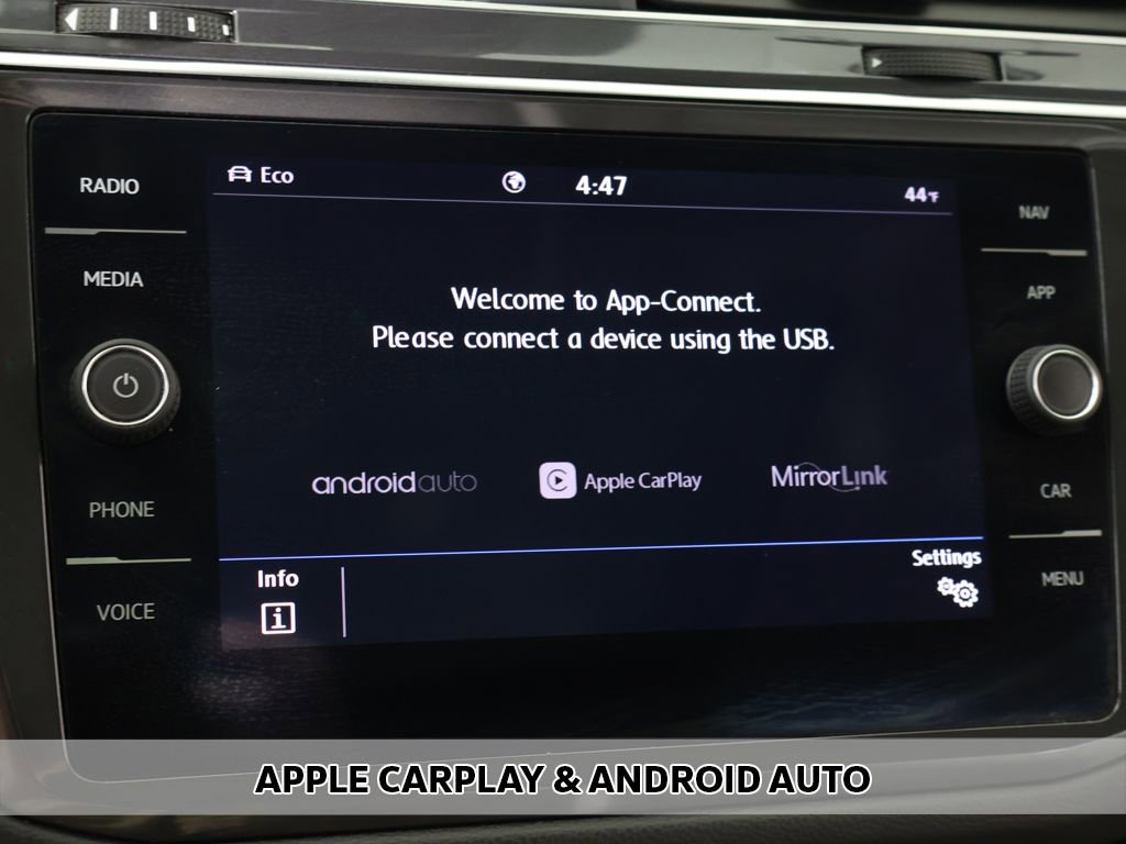 Used 2020 Volkswagen Tiguan SEL AWD/4WD image 9
