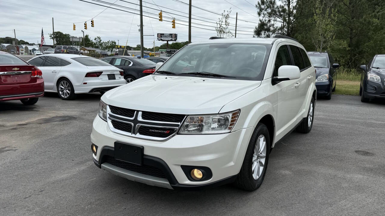 Used 2018 Dodge Journey SXT FWD image 3