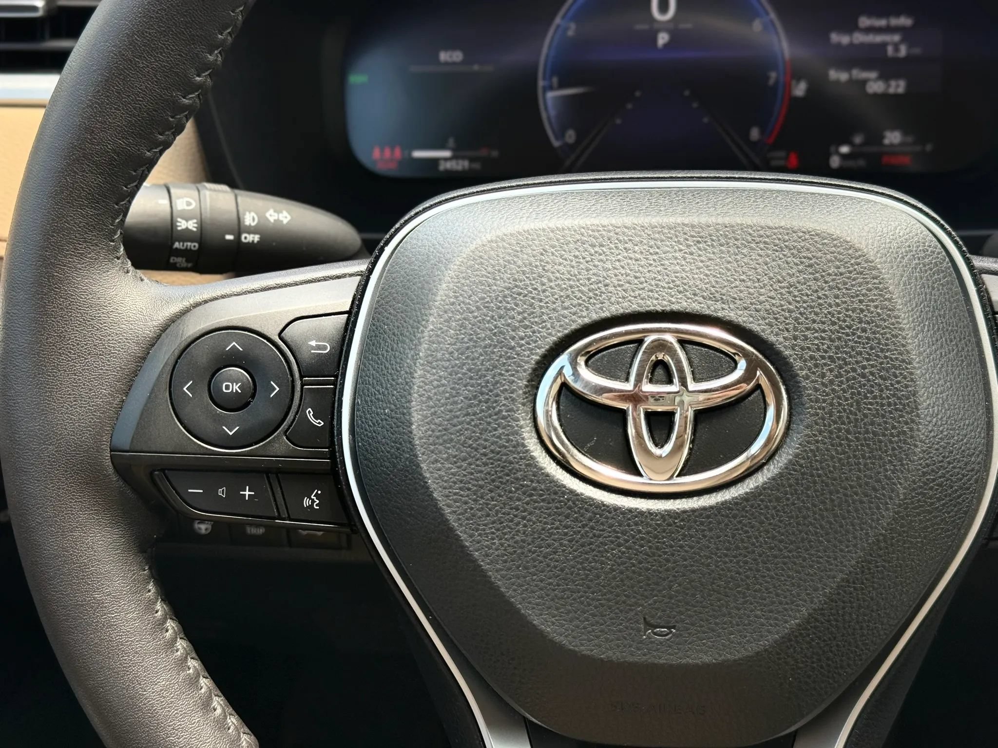 Used 2023 Toyota RAV4 Limited w/ Limited Grade Weather Package AWD/4WD image 28