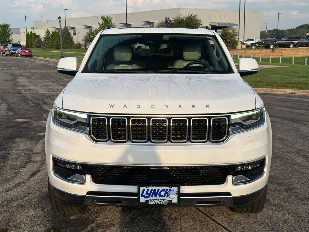 Used 2022 Jeep Wagoneer Series III w/ Premium Group I AWD/4WD image 7