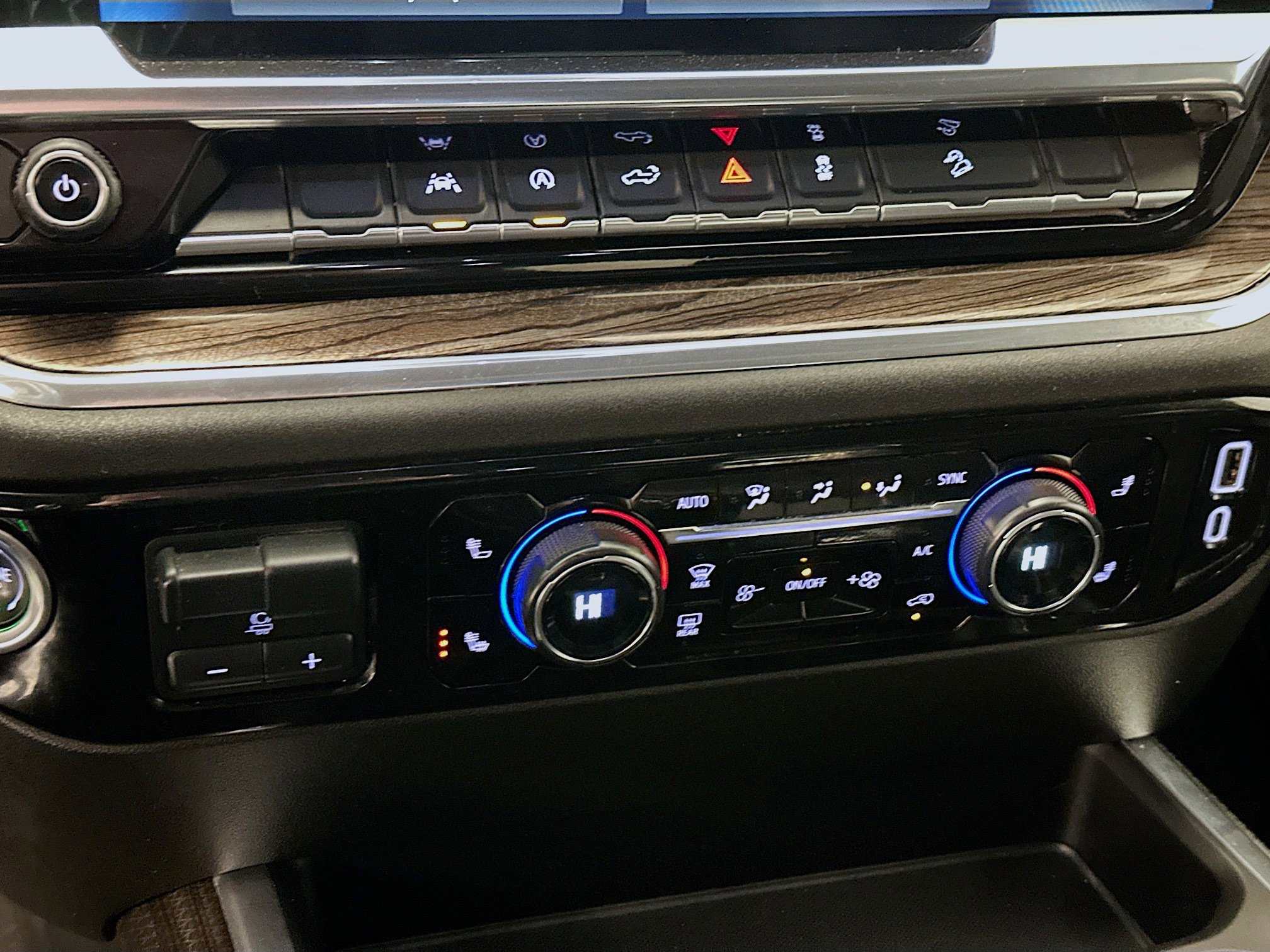 Used 2025 Chevrolet Silverado 1500 LT image 24