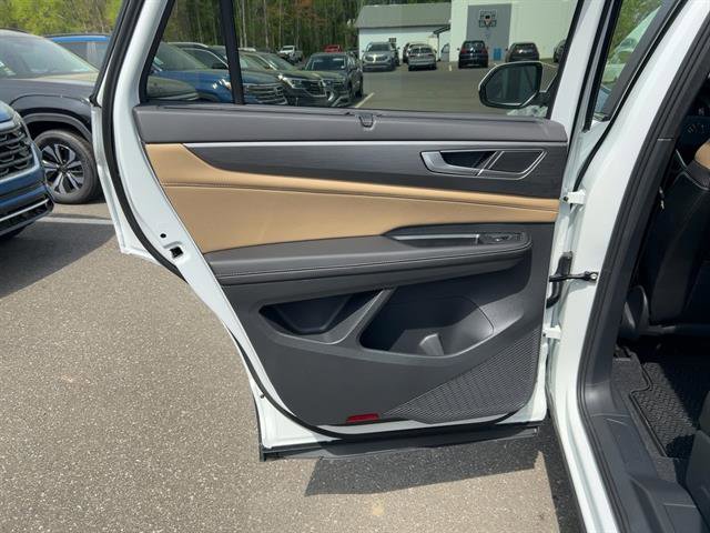 New 2025 Volkswagen Atlas Cross Sport SE image 11