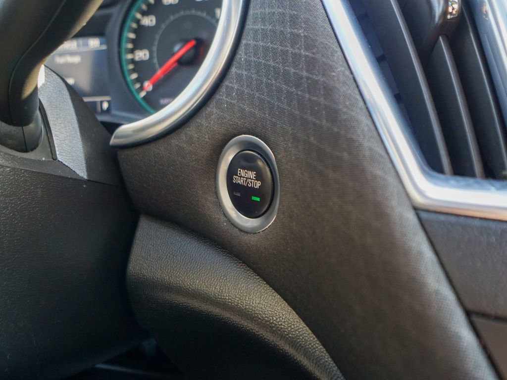 Used 2021 Chevrolet Malibu LT image 22