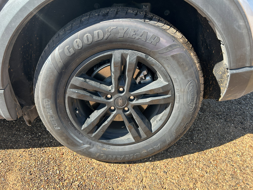 Used 2022 Ford Explorer XLT image 9