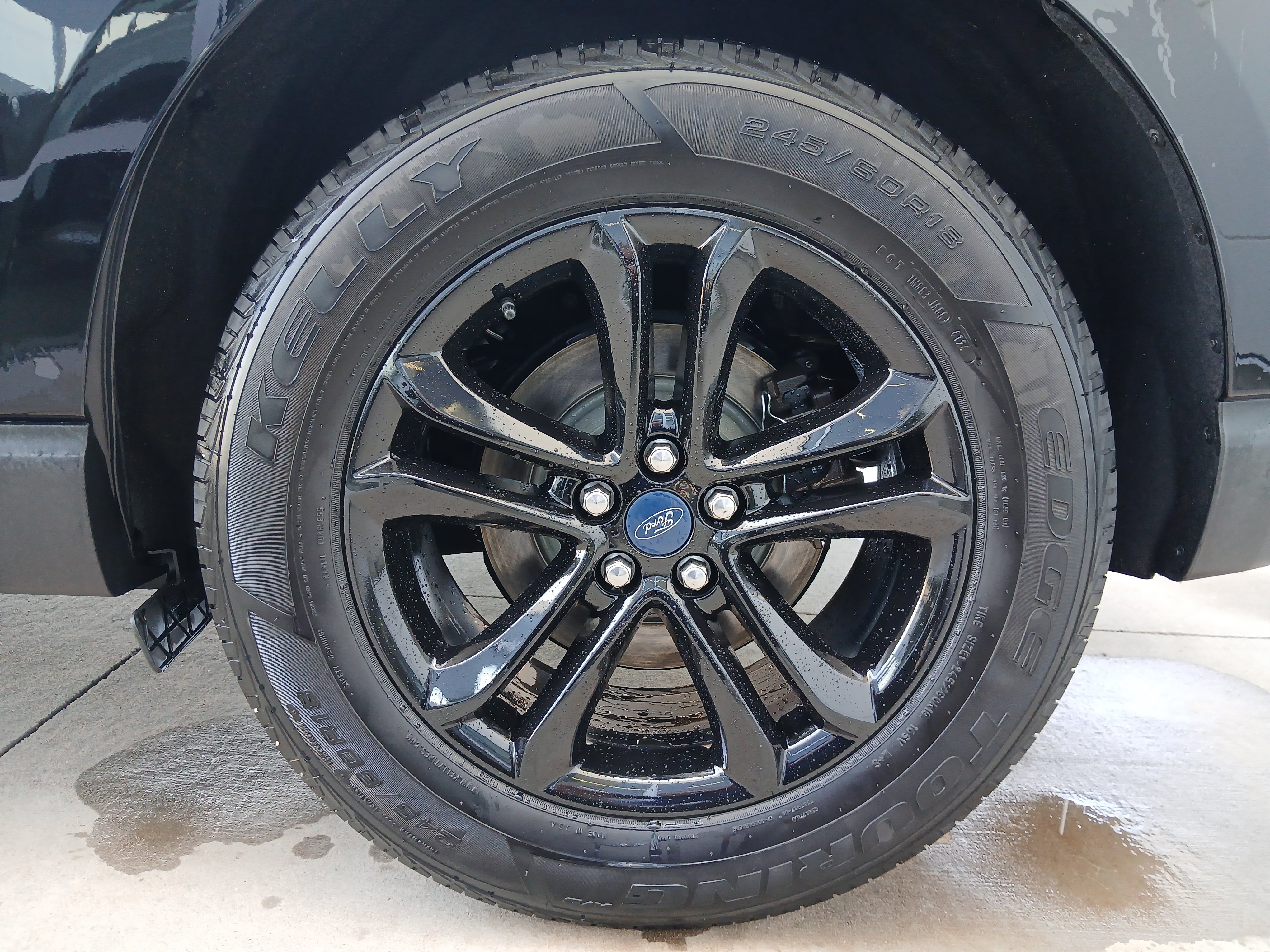 Used 2019 Ford Edge SEL w/ Equipment Group 201A AWD/4WD image 16