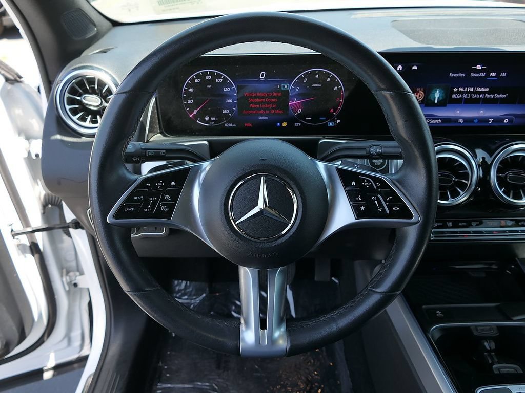 Used 2025 Mercedes-Benz GLB 250 4MATIC image 19