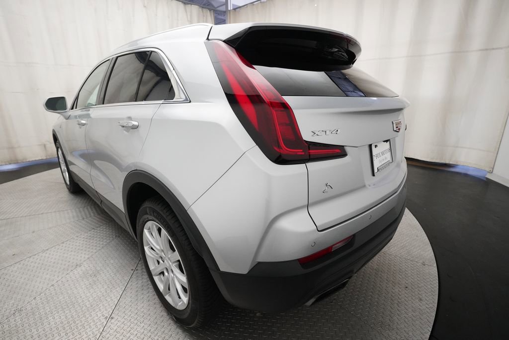 Used 2019 Cadillac XT4 Luxury w/ Cold Weather Package FWD image 34