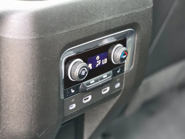 Used 2022 Chevrolet Suburban Z71 w/ Luxury Package AWD/4WD image 23