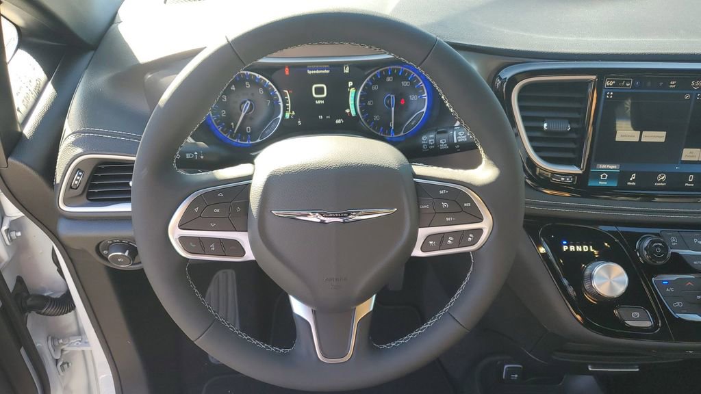 New 2026 Chrysler Pacifica Select image 26