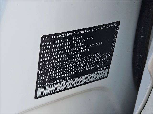 Used 2023 Volkswagen Tiguan SE R-Line FWD image 26
