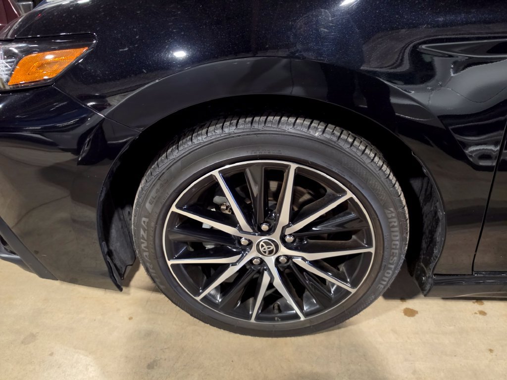 Used 2021 Toyota Camry SE w/ Cold Weather Package FWD image 3