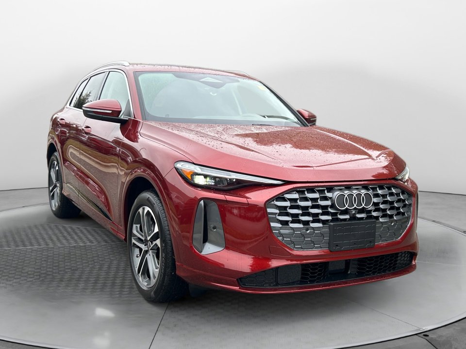 New 2025 Audi Q5 Prestige image 1